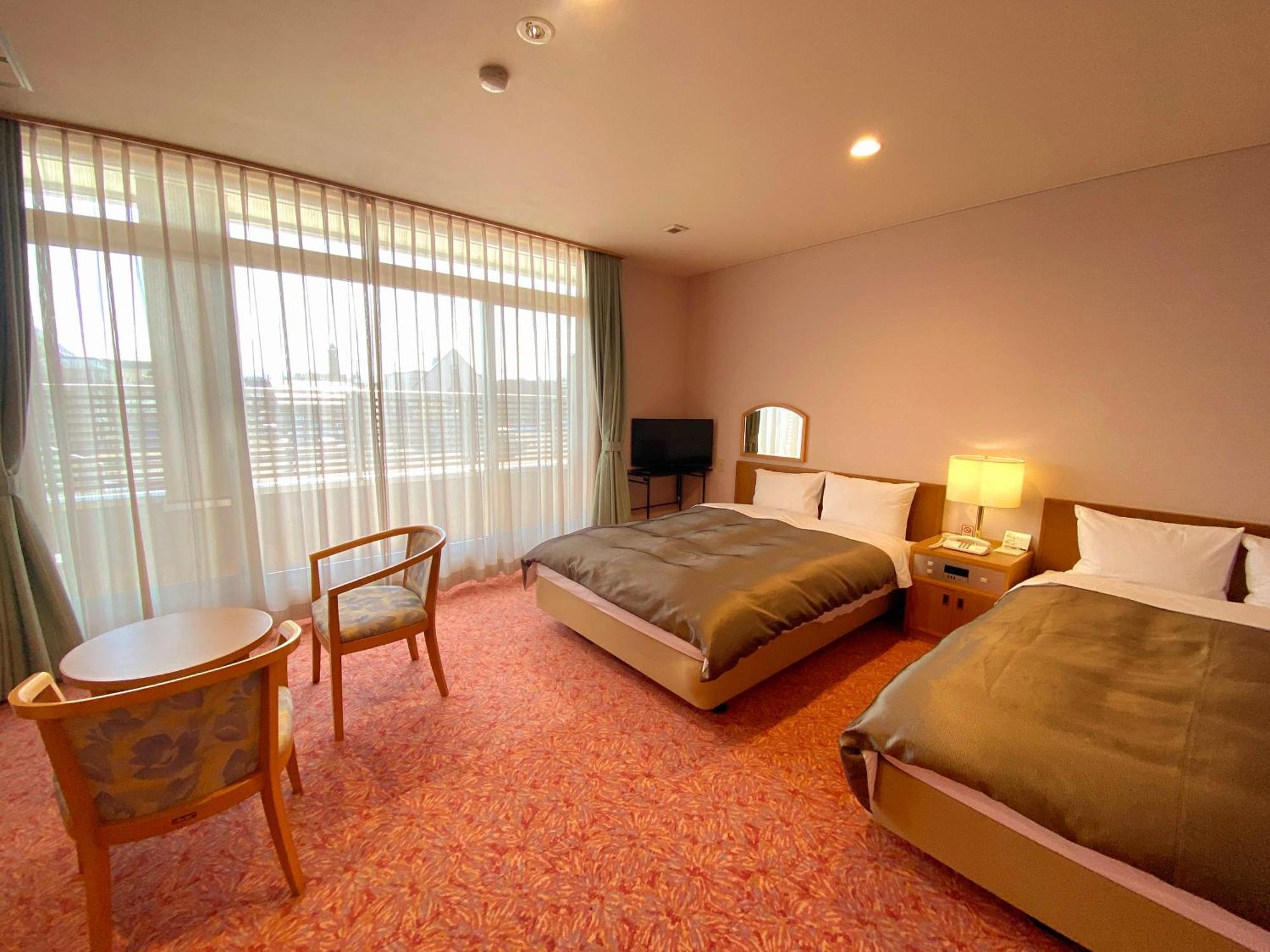 Hotel Lavenir Бией Екстериор снимка